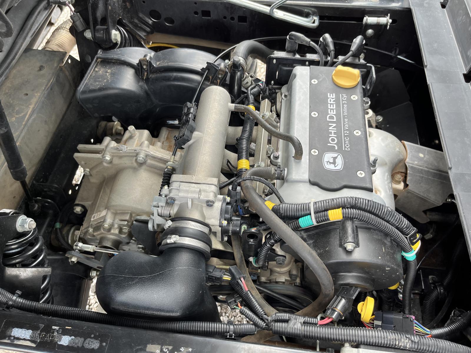 ./imagenes/INVOICE/2019/18260/JOHN DEERE XUV835E (10).JPG